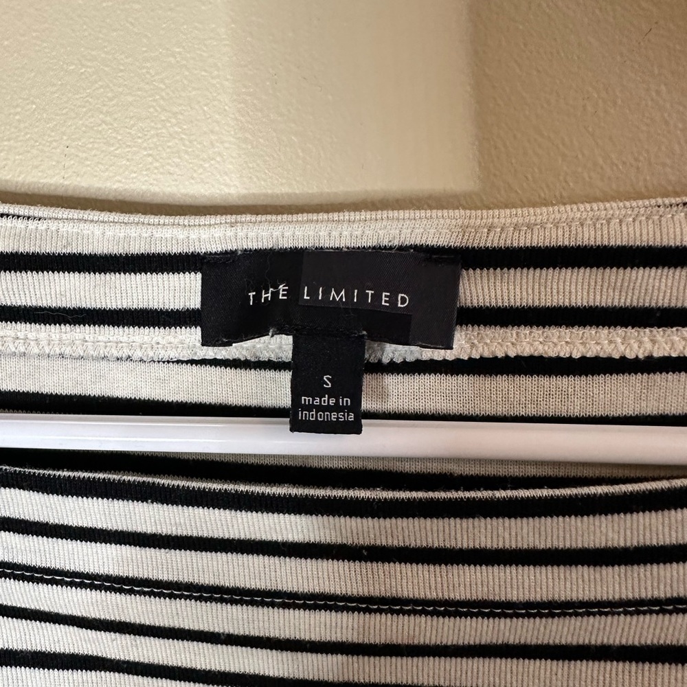 The Limited SMALL Black & White Striped Boatneck Long Sleeve Top - P2P 22” 5/$25 - Picture 3 of 5